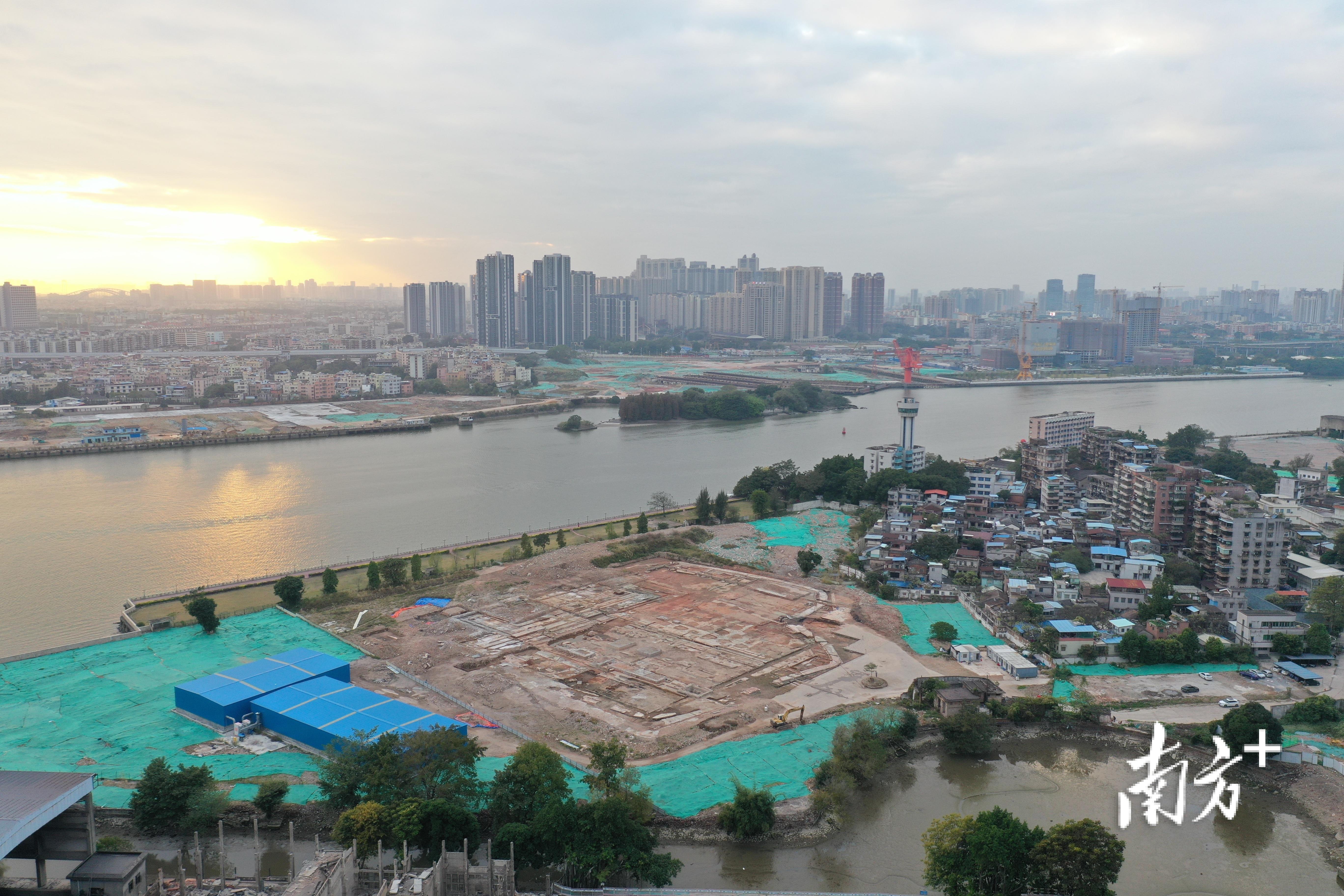 广州停工日，小杨与朋友的情感波澜之旅